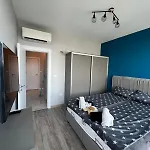 Blue -4people - View